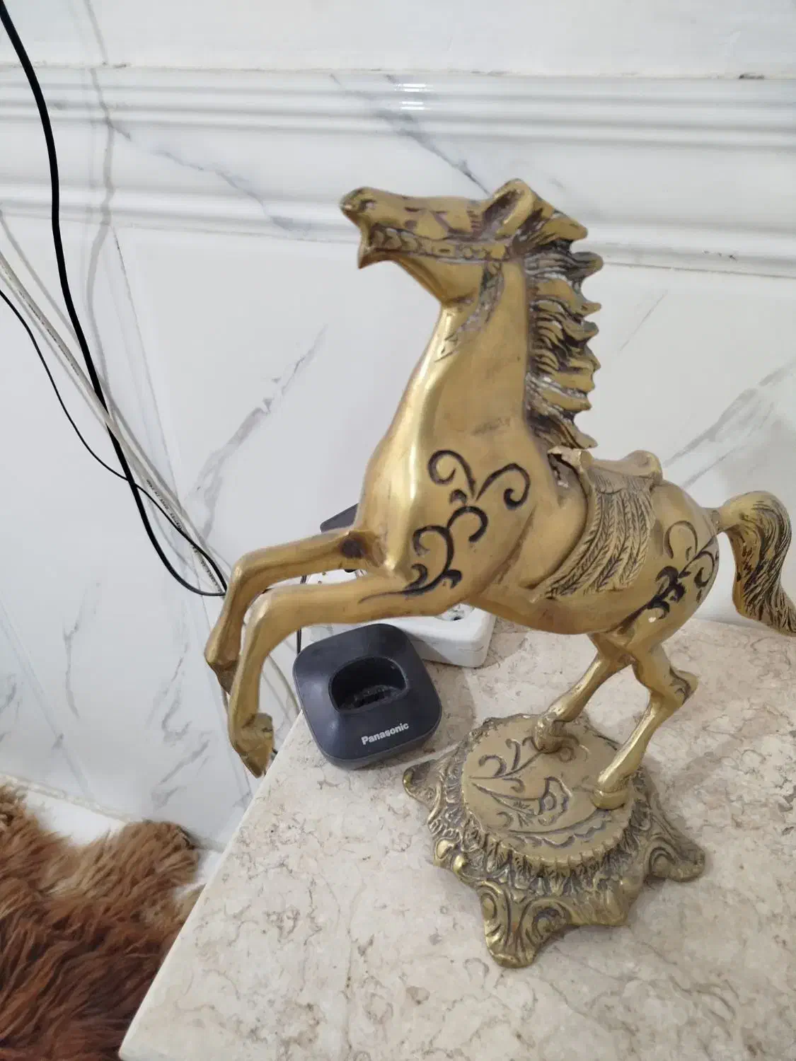 اسب ایستاده برنجی|مجسمه، تندیس، ماکت|بهارستان, |دیوار