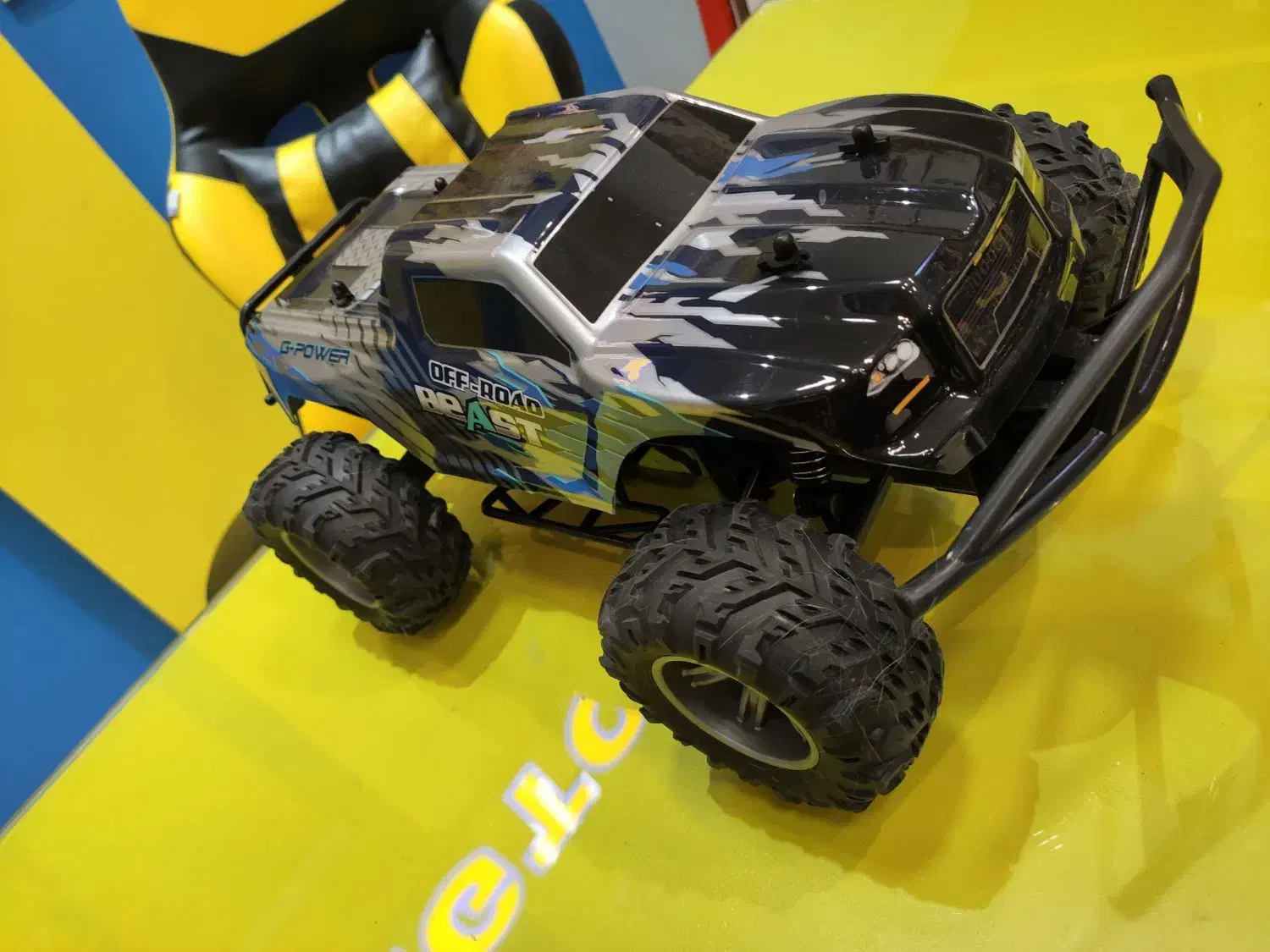 ماشین کنترلی آفرود بزرگ مدل 666|اسباب‌‌بازی|تهران, گلستان (شهرک راه آهن)|دیوار