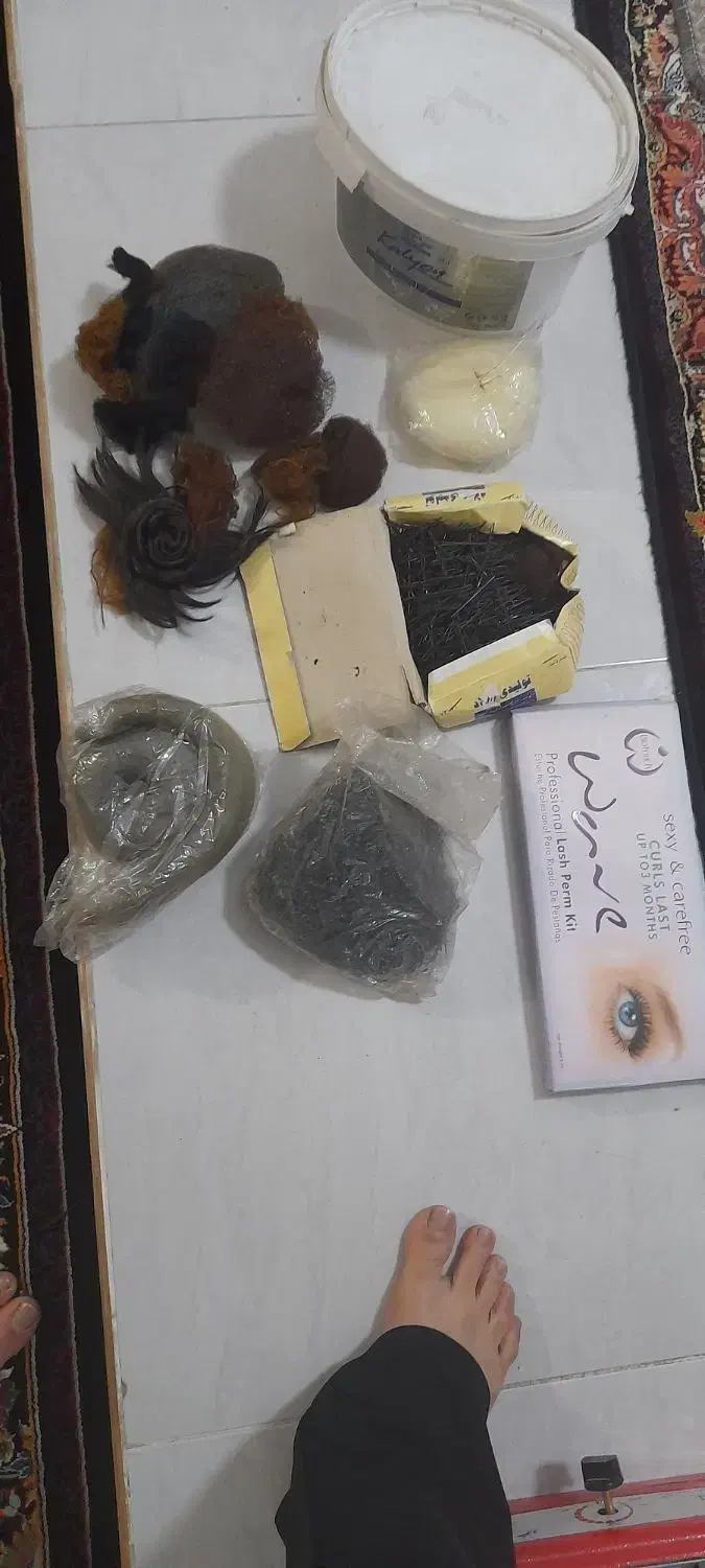 مقداری لوازم آرایشگاه|آرایشگاه و سالن‌های زیبایی|گرگان, |دیوار