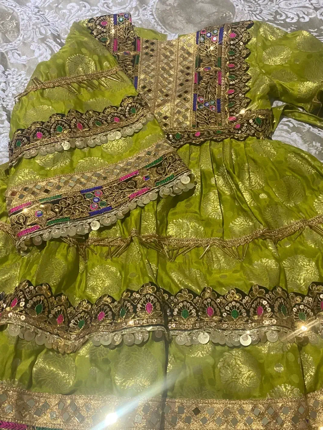 لباس سنتی|لباس|شیراز, حافظیه|دیوار