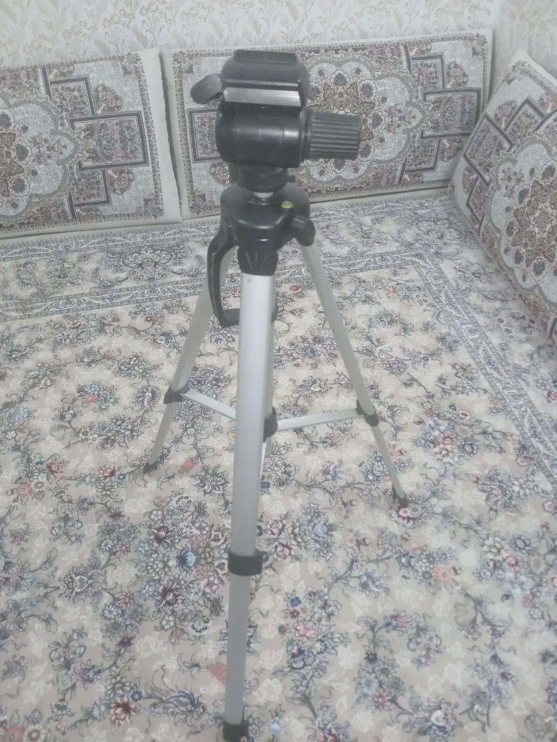 فروش سه پایه دوربین عکاسی وفیلمبردای|دوربین عکاسی و فیلم‌برداری|آمل, |دیوار