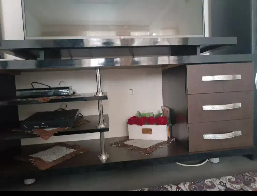 ساعت ایستاده و میز تی وی|بوفه، ویترین، کنسول|قرچک, ولی آباد|دیوار