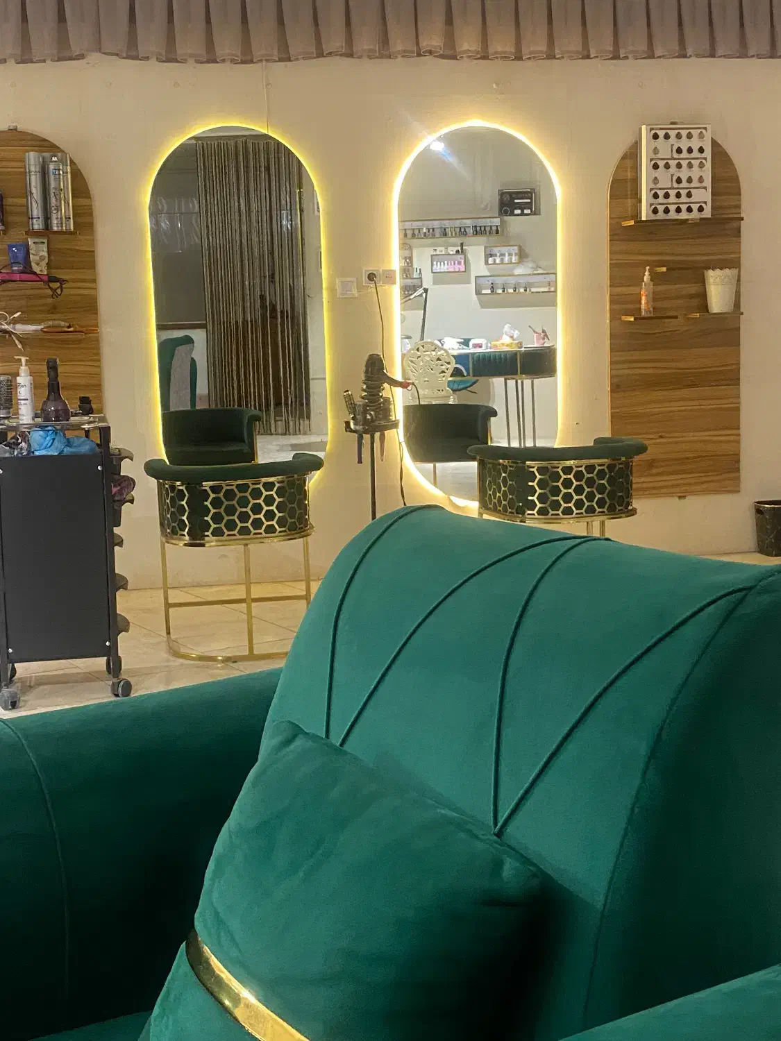 فروش لوازم ارایشگاهی بصورت یکجایا (واگذاری)|آرایشگاه و سالنهای زیبایی|تربتحیدریه, کاشانی|دیوار