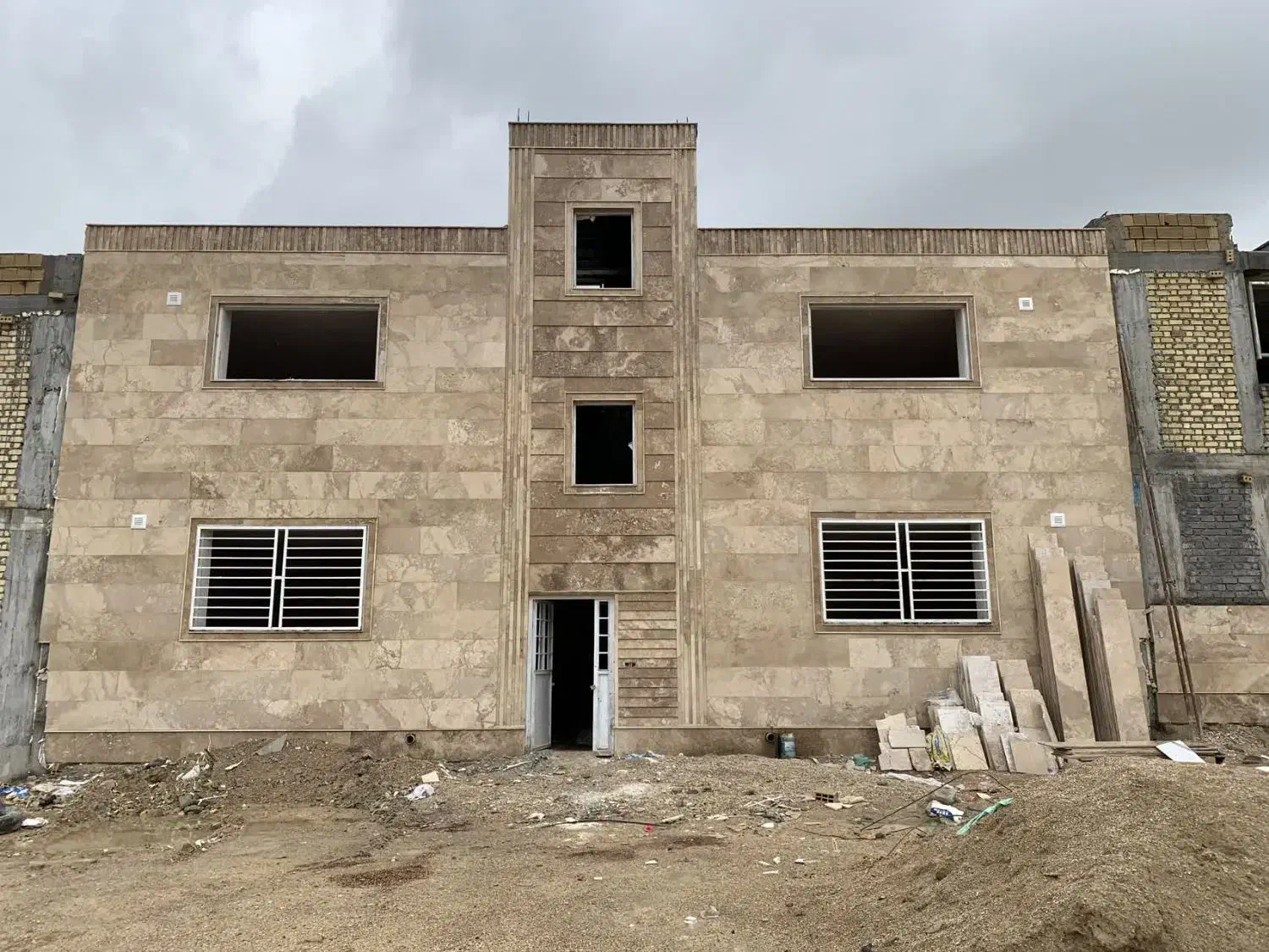 کاشیکار و ...|استخدام معماری، عمران و ساختمانی|سنندج, |دیوار