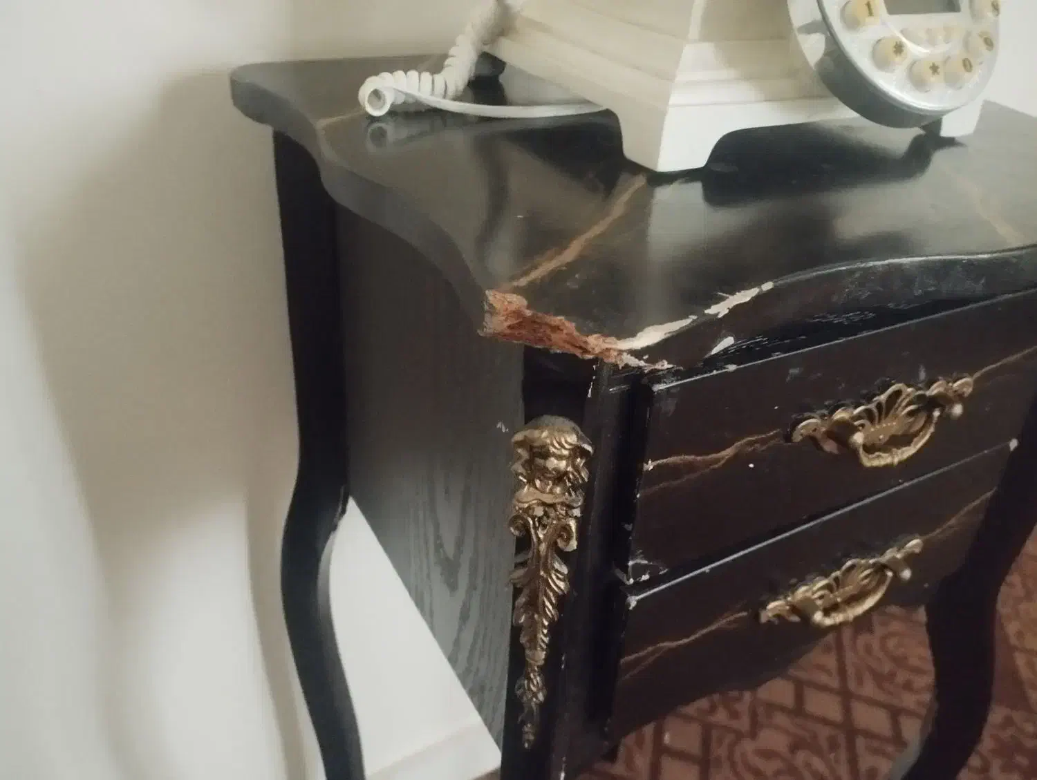 تلفن کلاسیک|میز تلفن|پارسآباد, |دیوار