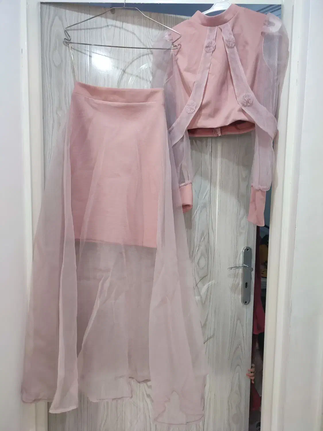 لباس مجلسی|لباس|کبودرآهنگ, |دیوار