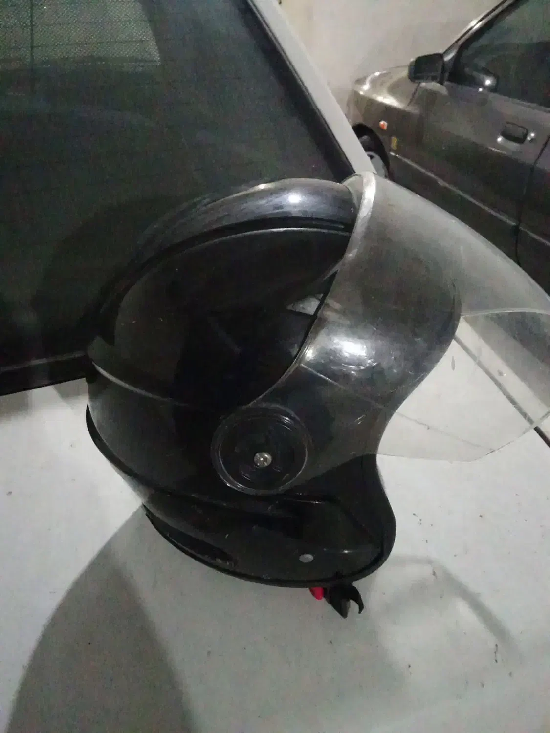 کلاه سالم بدون شکستگی|لباس|رودهن, |دیوار