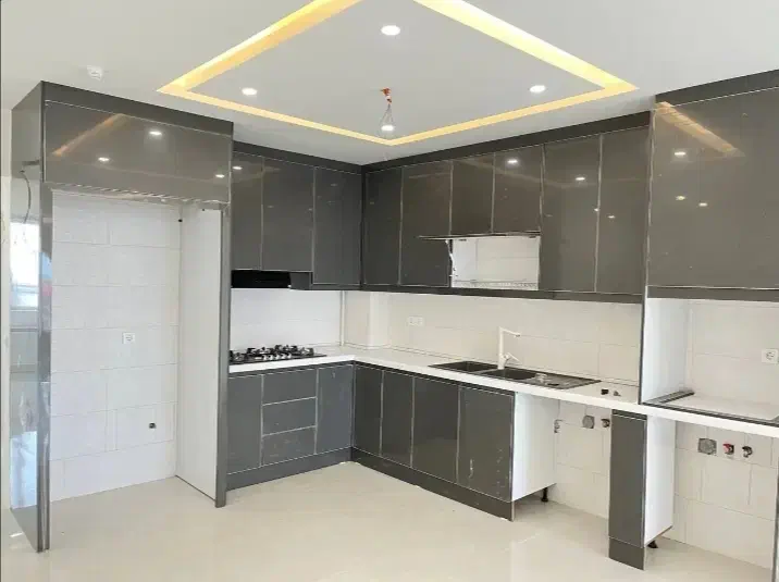 60متر/فول امکانات/بازسازی شده/طوقانی