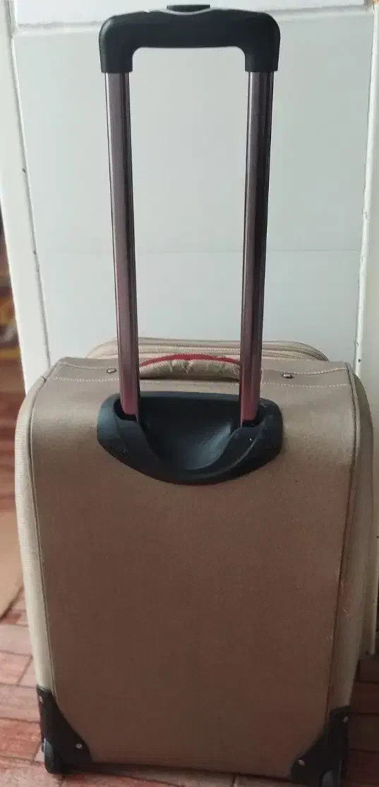 چمدان سایز بزرگ ـتخفیف خوردـ|کیف، کفش، کمربند|زرقان, |دیوار