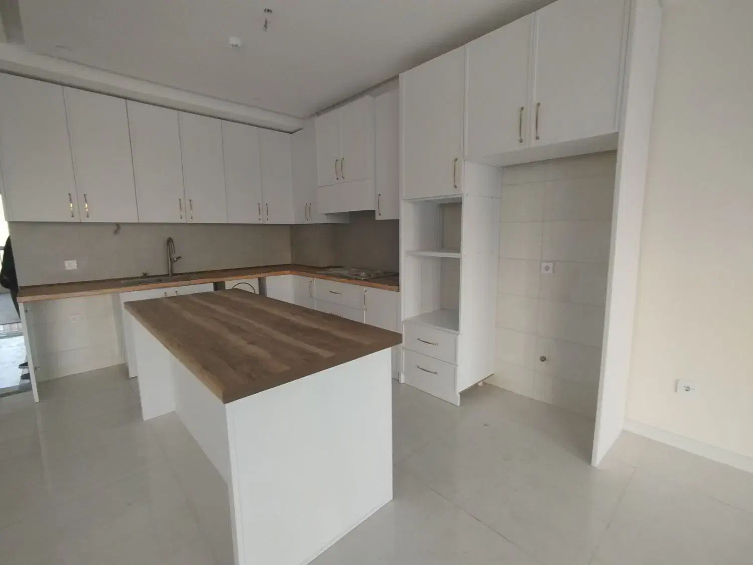 ۱۳۰/تک واحدی /جنوبی /نوساز کلید نخورده|فروش آپارتمان|تهران, جهاد|دیوار