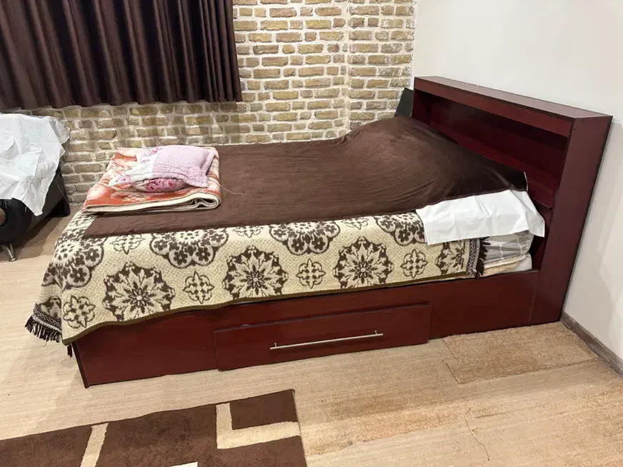 تخت و تشک خوش خواب کویین|تخت و سرویس خواب|دماوند, دماوند|دیوار