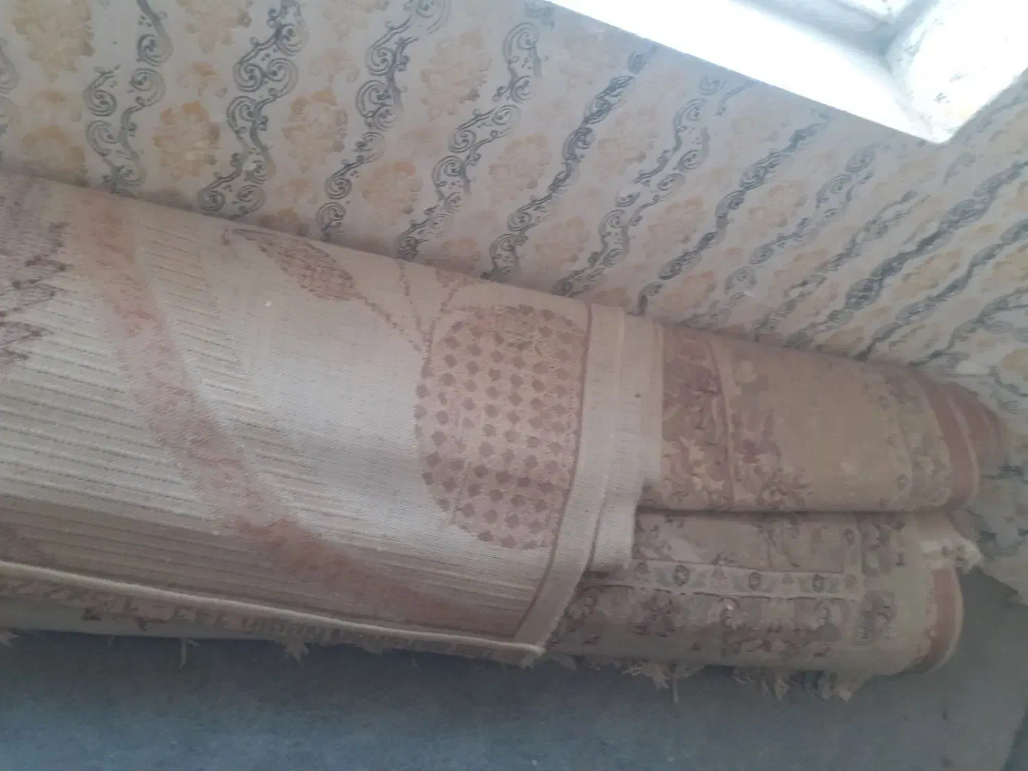 فرش ۹مترجفت نخ کرم ۶وپلاستیک ۵|فرش|کرمانشاه, |دیوار