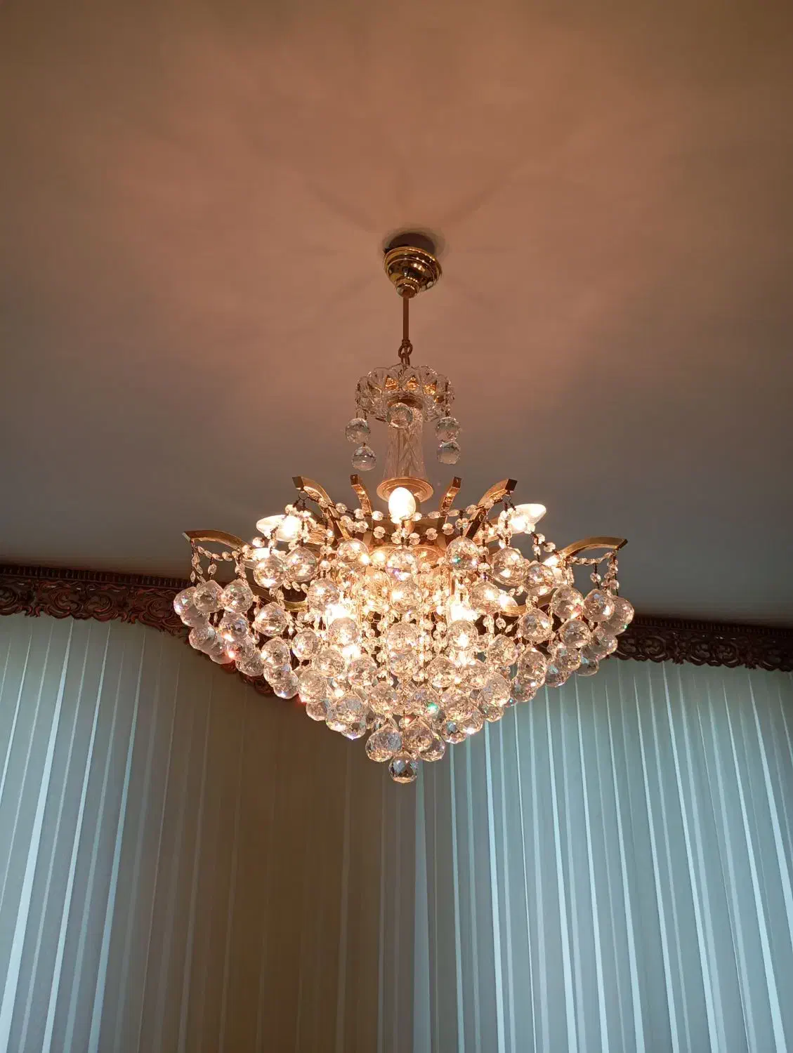 لوستر کاملاً سالم و تمیز بدون هیچ مشکلی|لوستر و چراغ آویز|سرخه, |دیوار