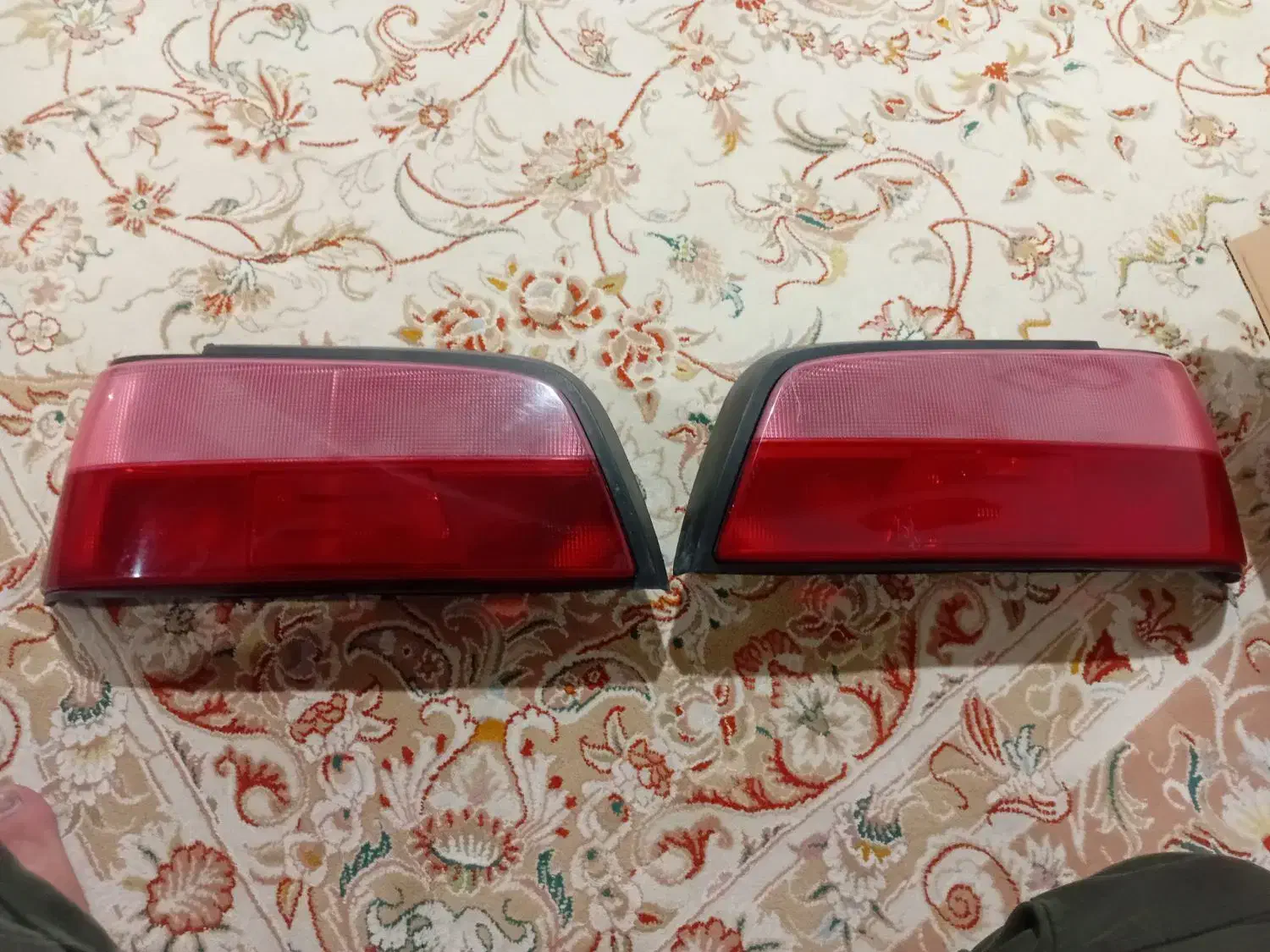 چراغ عقب فابریک نونو|قطعات یدکی و لوازم جانبی|اسلامآباد غرب, |دیوار