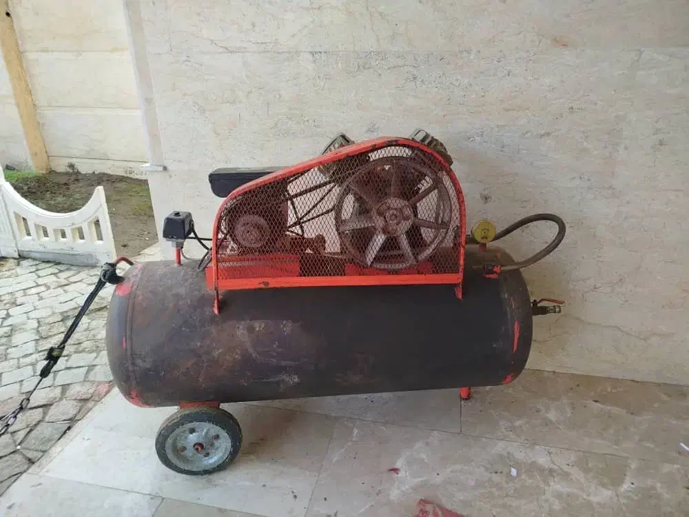 کمپرسور ۲۵۰ لیتری|ماشینآلات صنعتی|بندر انزلی, بشمن|دیوار