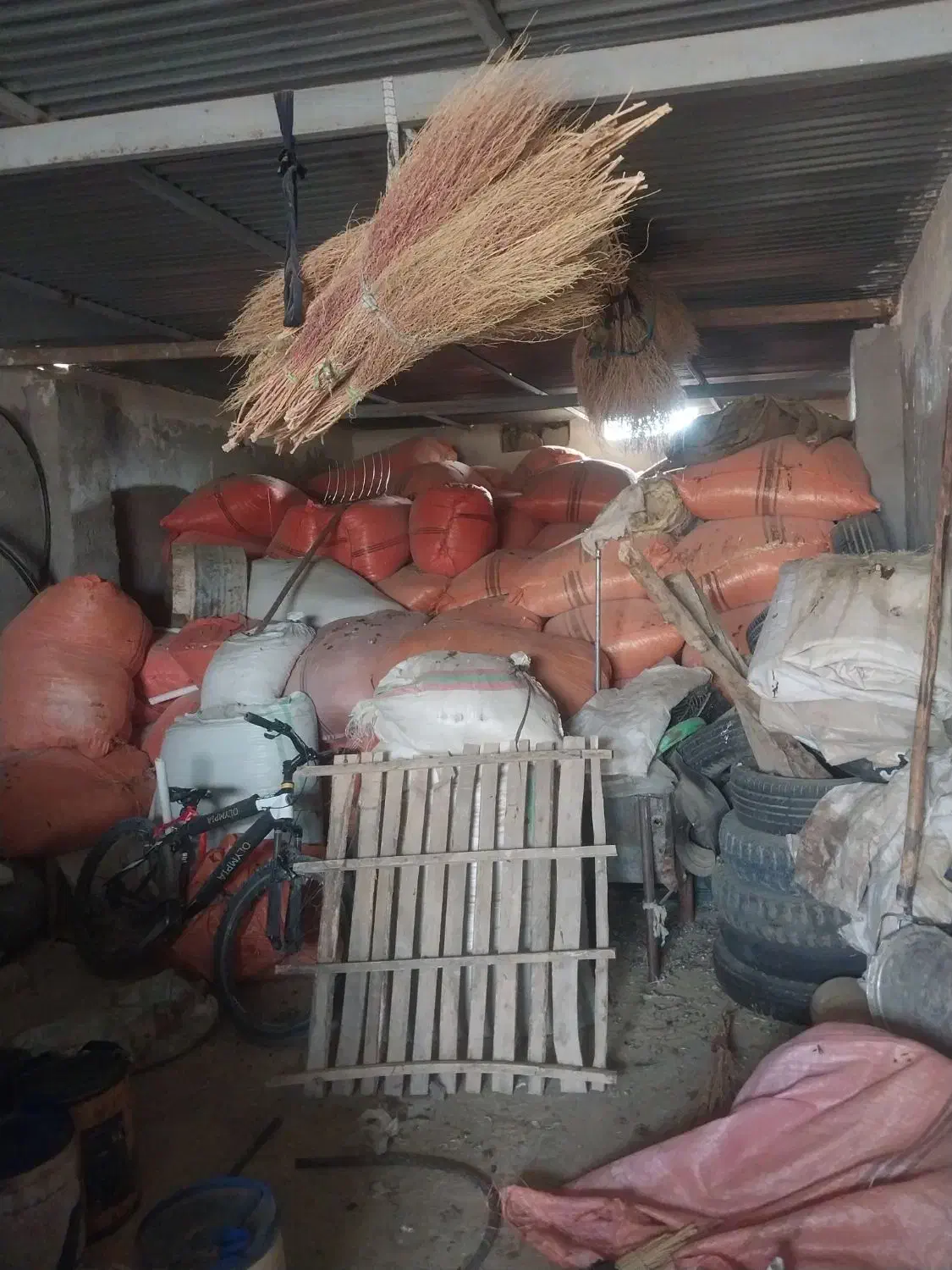 کاه گندم تمیز|حیوانات مزرعه|لردگان, |دیوار