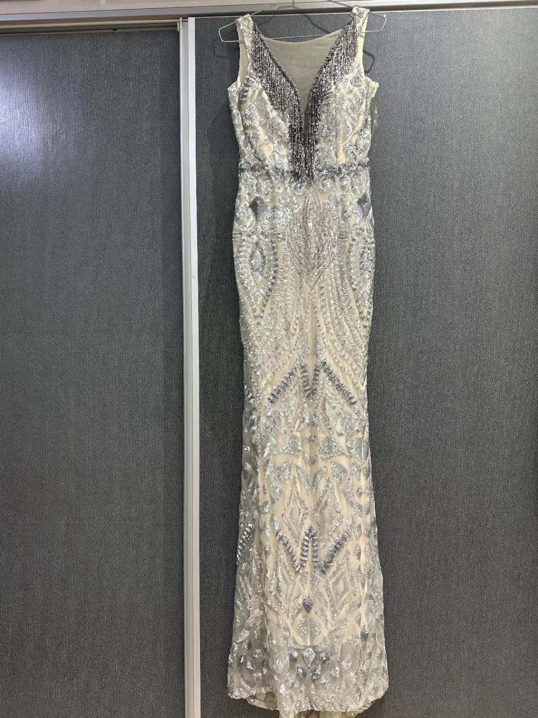 لباس مجلسی|لباس|ری, دولت‌آباد|دیوار