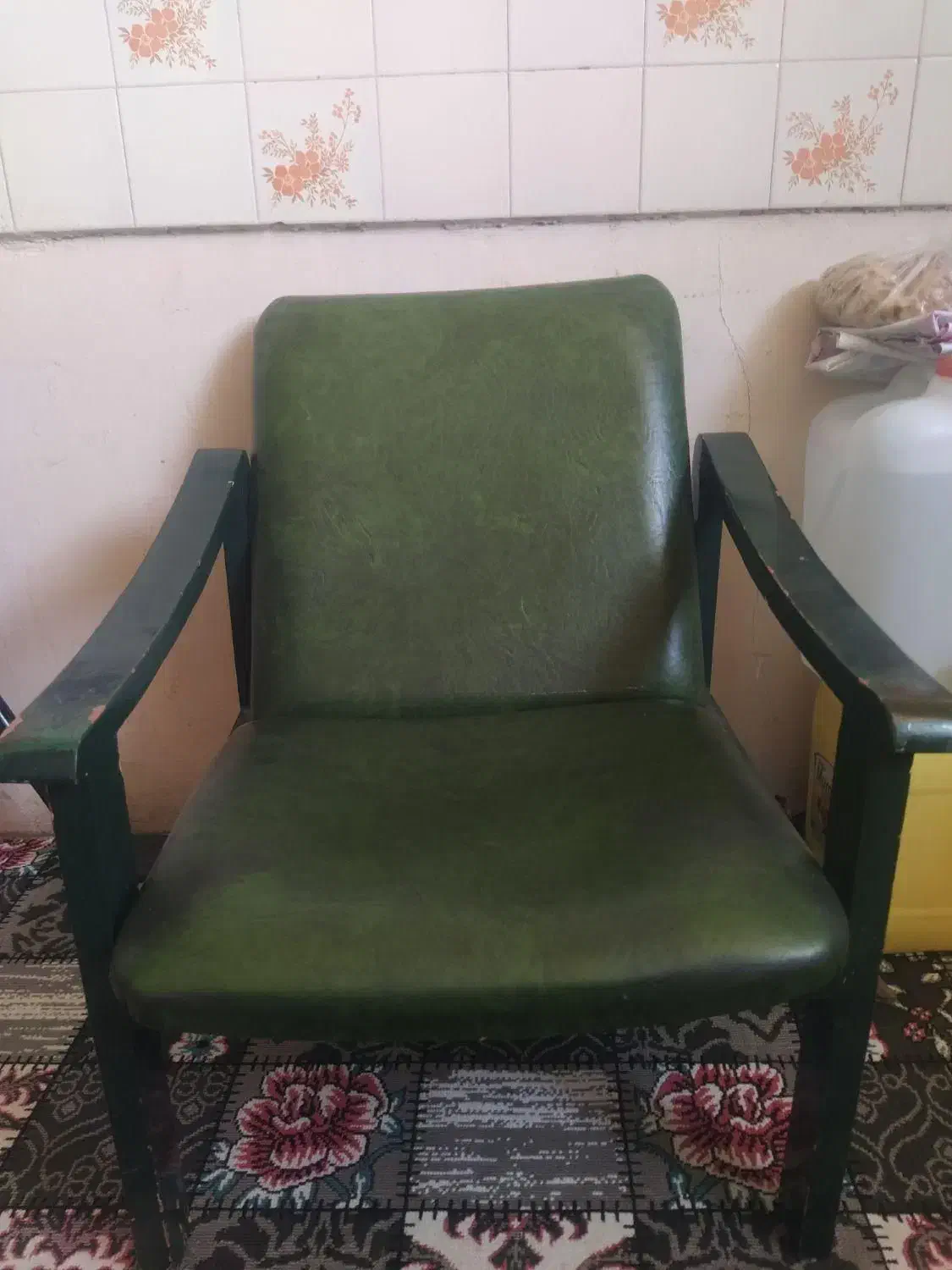 صندلی اداری|مبلمان اداری|شیراز, صاحب الزمان|دیوار