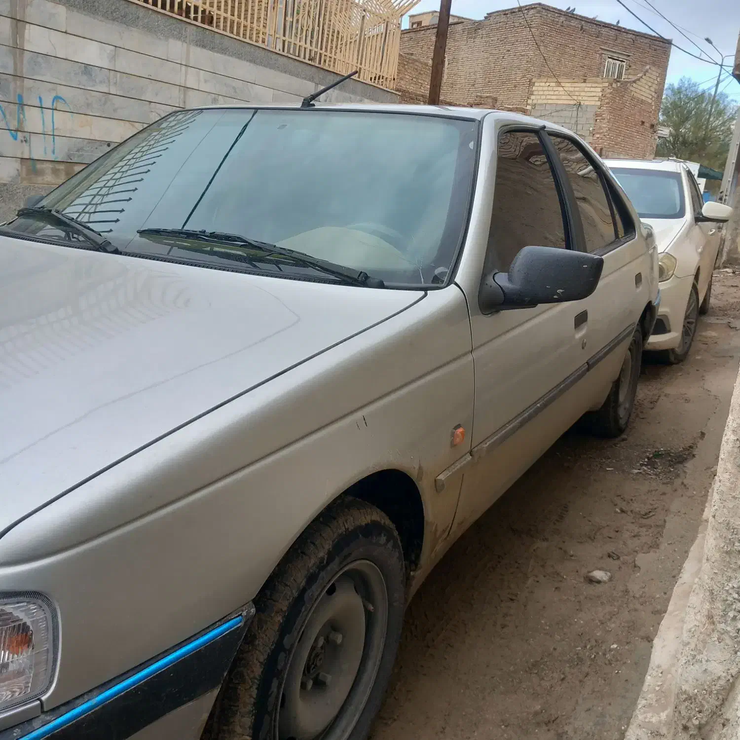 ماشین تمیز میباشد|خودرو سواری و وانت|سراوان, |دیوار