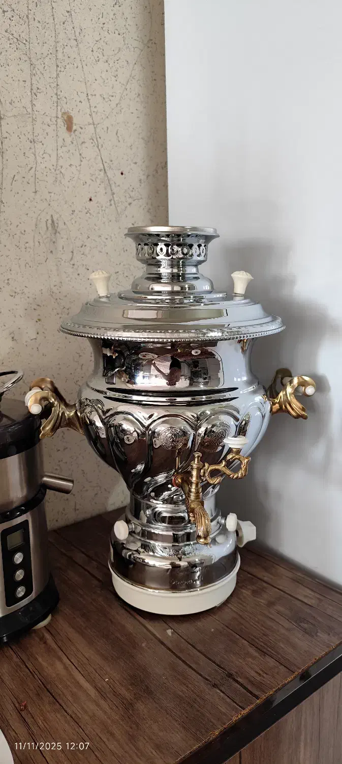 سماور ۸لیتری اکبر برادران|سماور، چایساز، قهوهساز|کنگاور, |دیوار