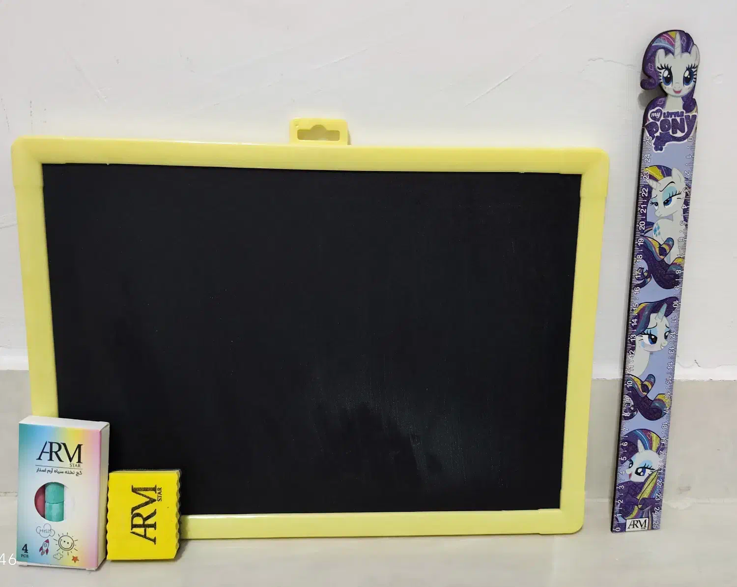 تخته و چهار رنگ گچ و خط‌کش و تخته پاک کن|لوازم التحریر|مشهد, امیریه|دیوار