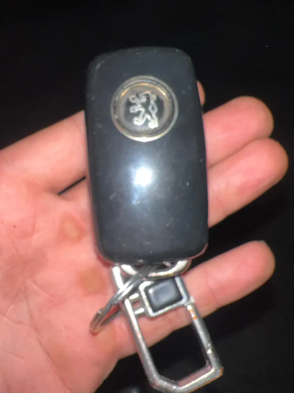 کلید ماشین پیدا شده|اشیا|بهبهان, |دیوار