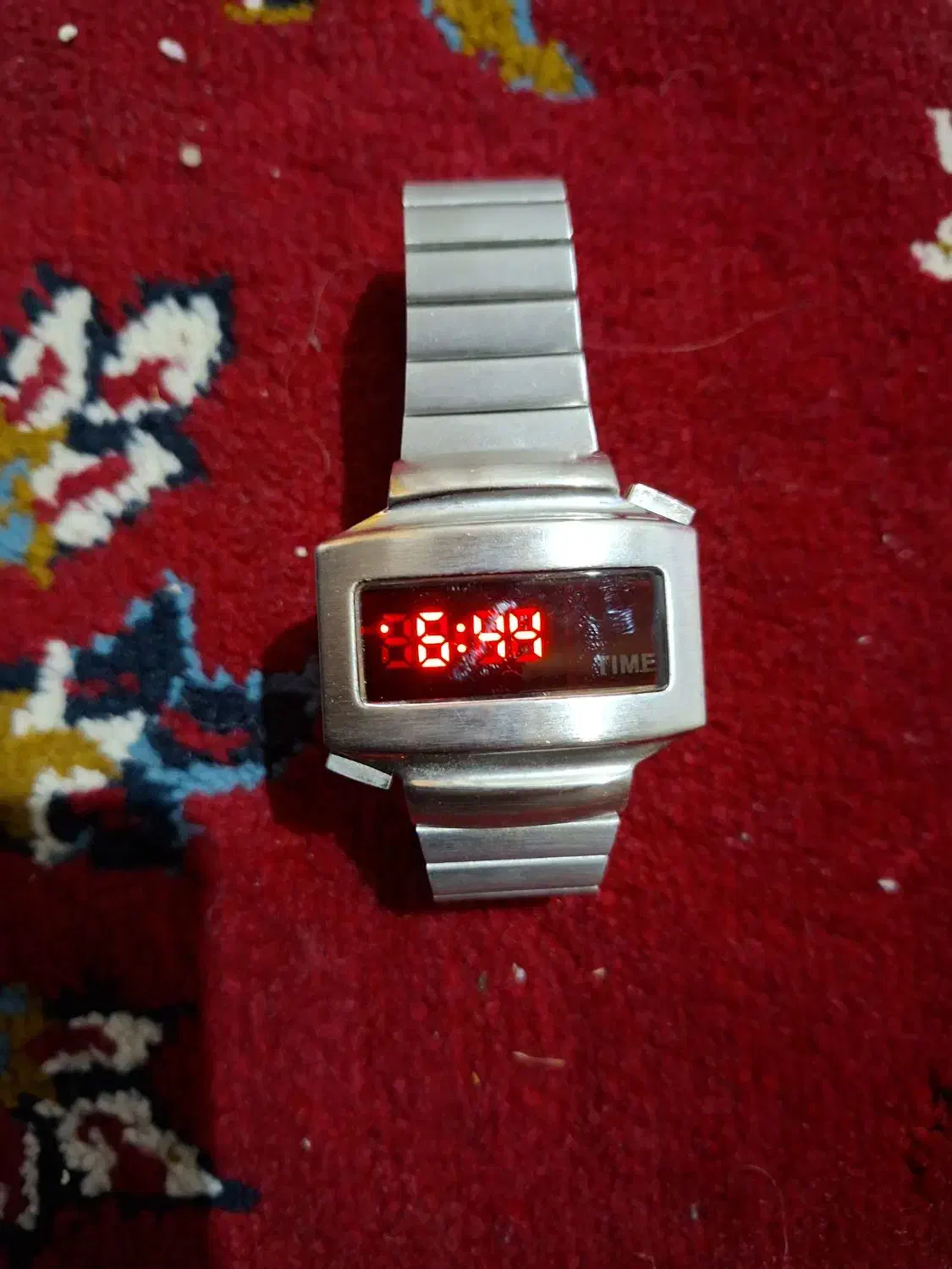 یک عدد ساعت و گوشی نو سالم|ساعت|اسفراین, |دیوار