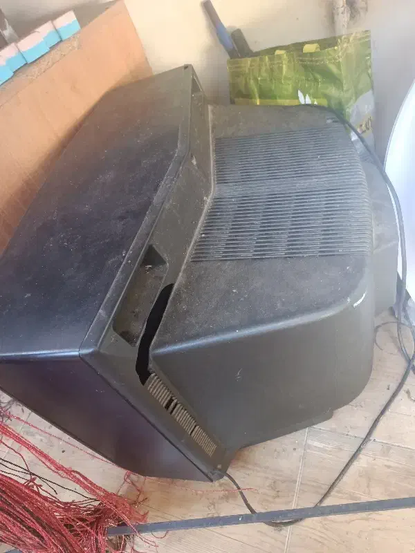 تلویزیون قدیمی|تلویزیون و پروژکتور|لنگرود, |دیوار