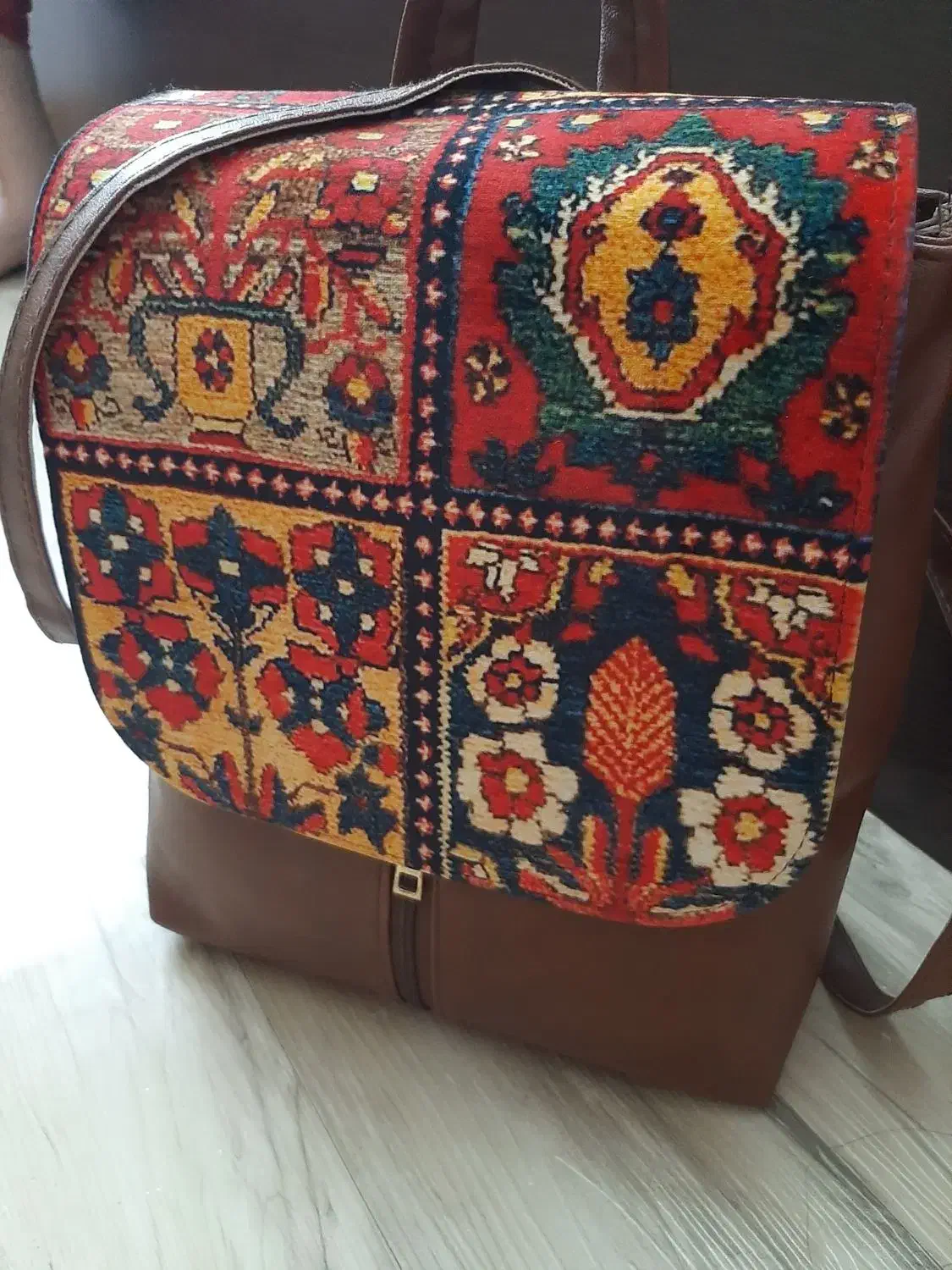 کوله یا کیف سنتی|کیف، کفش، کمربند|رشت, دیلمان|دیوار