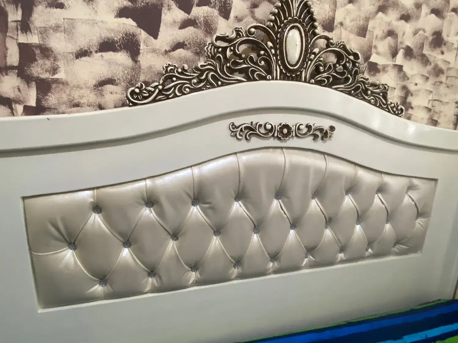 تخت|تخت و سرویس خواب|اشتهارد, |دیوار