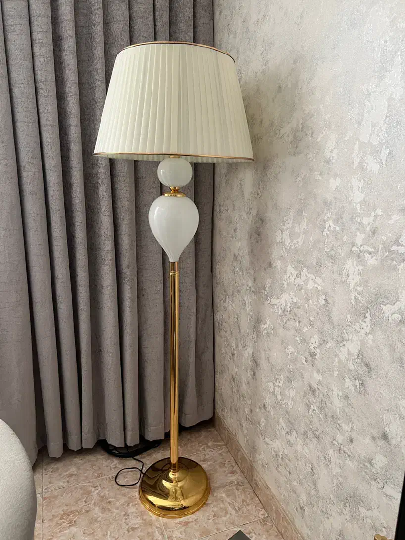 اباژور ایستاده|چراغ خواب و آباژور|تبریز, |دیوار