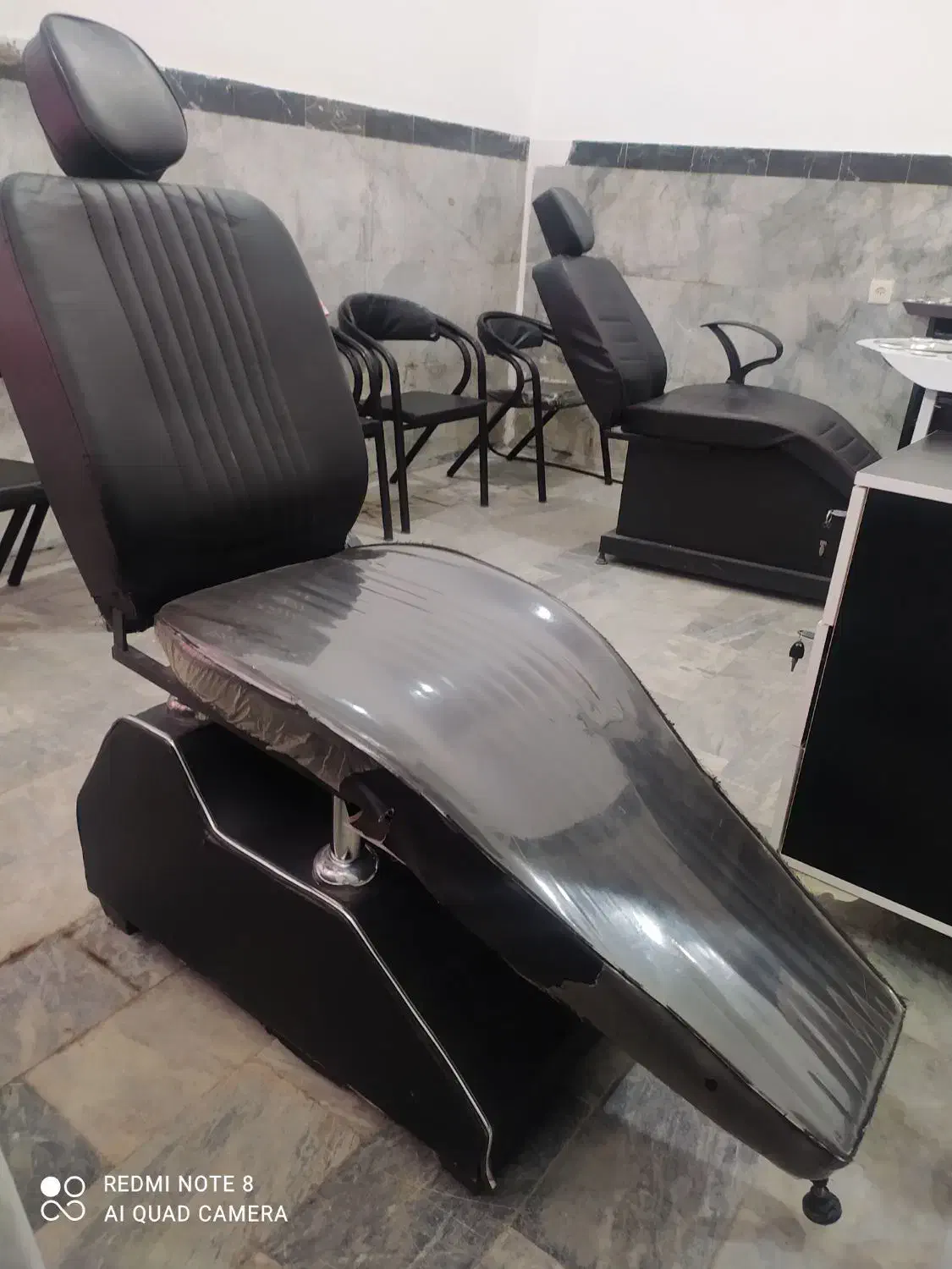 دوعدد صندلی اصلاح|آرایشگاه و سالن‌های زیبایی|کرمانشاه, |دیوار