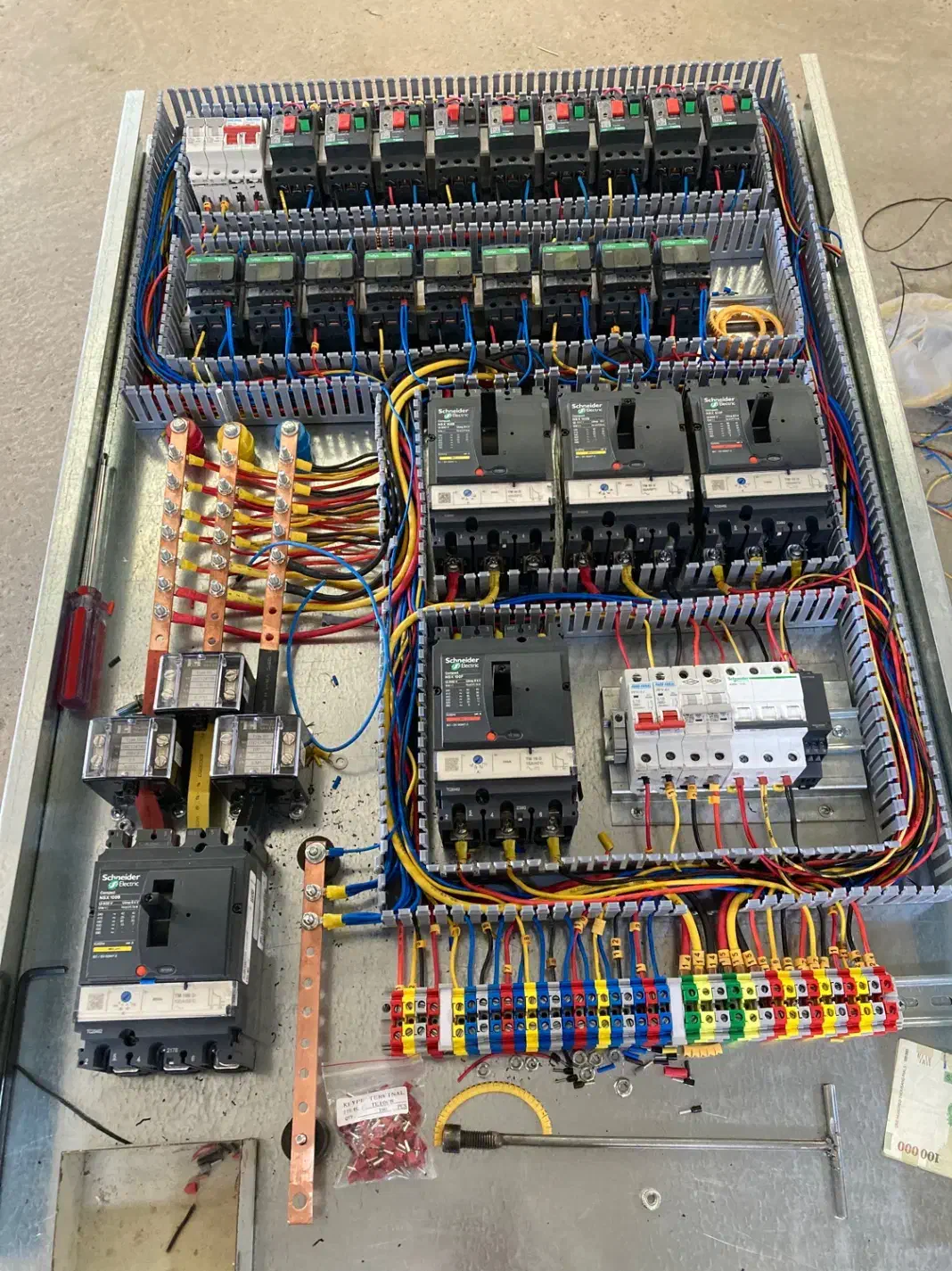 تابلو برق، برق صنعتی، اتوماسیون صنعتی|خدمات پیشه و مهارت|گرگان, |دیوار