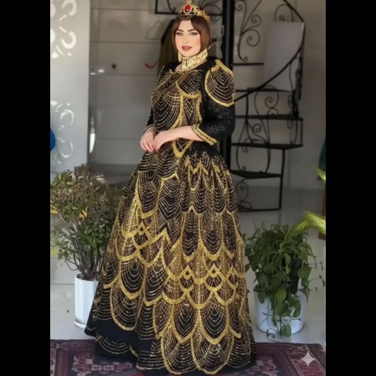 کرایه زیباترین لباس محلی سنگدوزی مدل گنبدطلایی|لباس|شیراز, شاهچراغ|دیوار