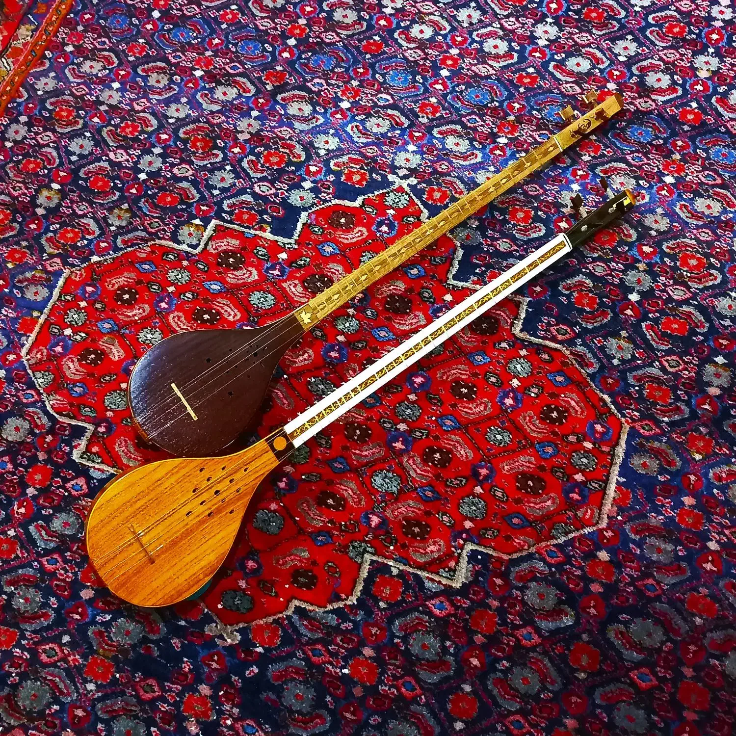 سه تار|سازهای سنتی|اردبیل, |دیوار