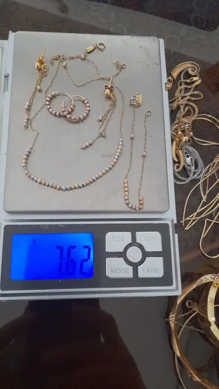 طلا دست دوم|جواهرات|اصفهان, گلزار|دیوار