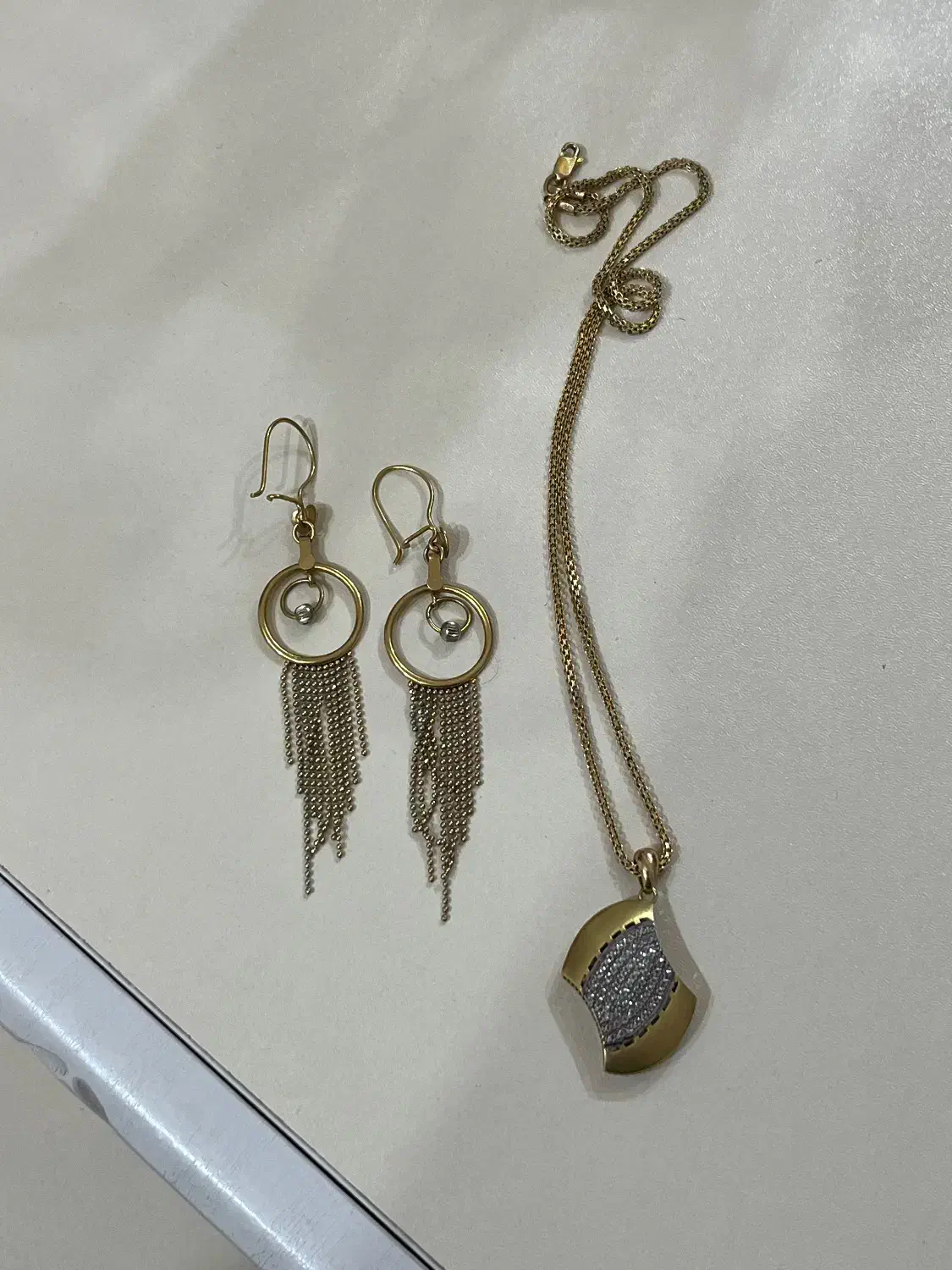 گوشواره و پلاک زنجیر طلا|جواهرات|کنگاور, |دیوار