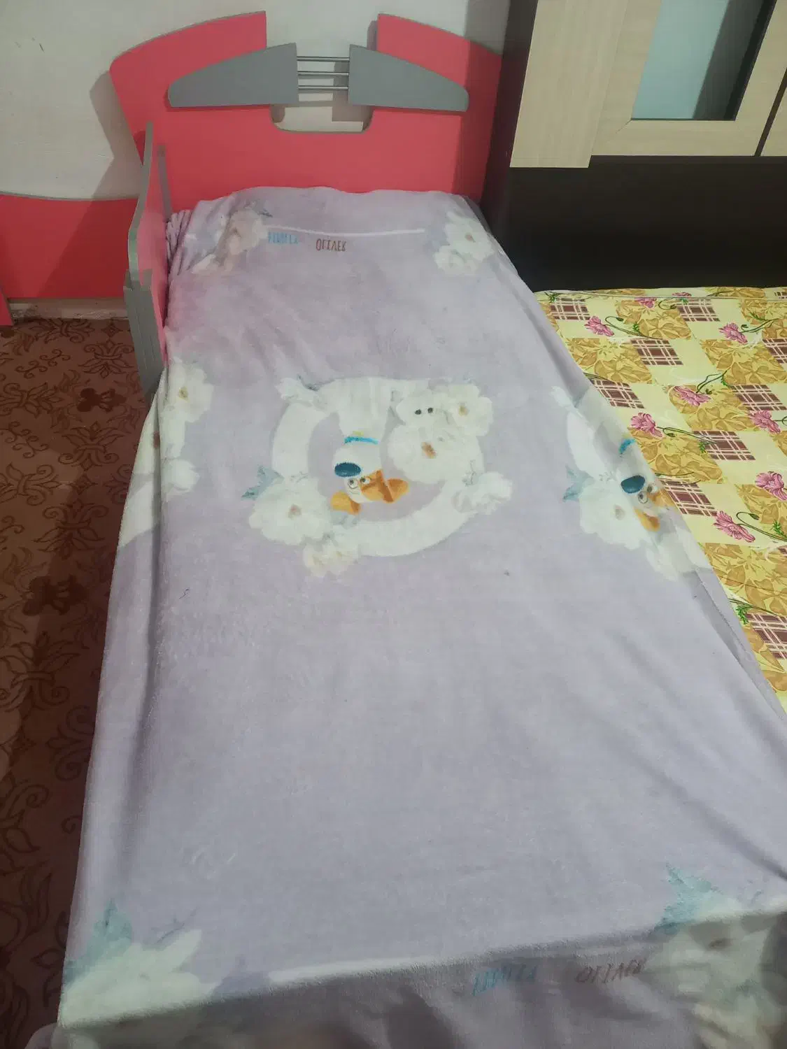 کمدبچه وتخت درحدنو|اسباب و اثاث بچه|ابهر, |دیوار