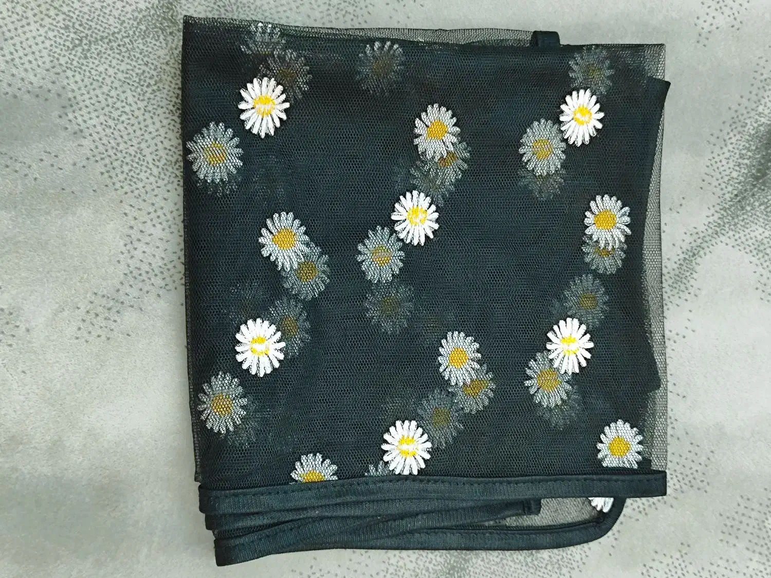 باندانا و توربان مجلسی|لباس|شیراز, میانرود|دیوار