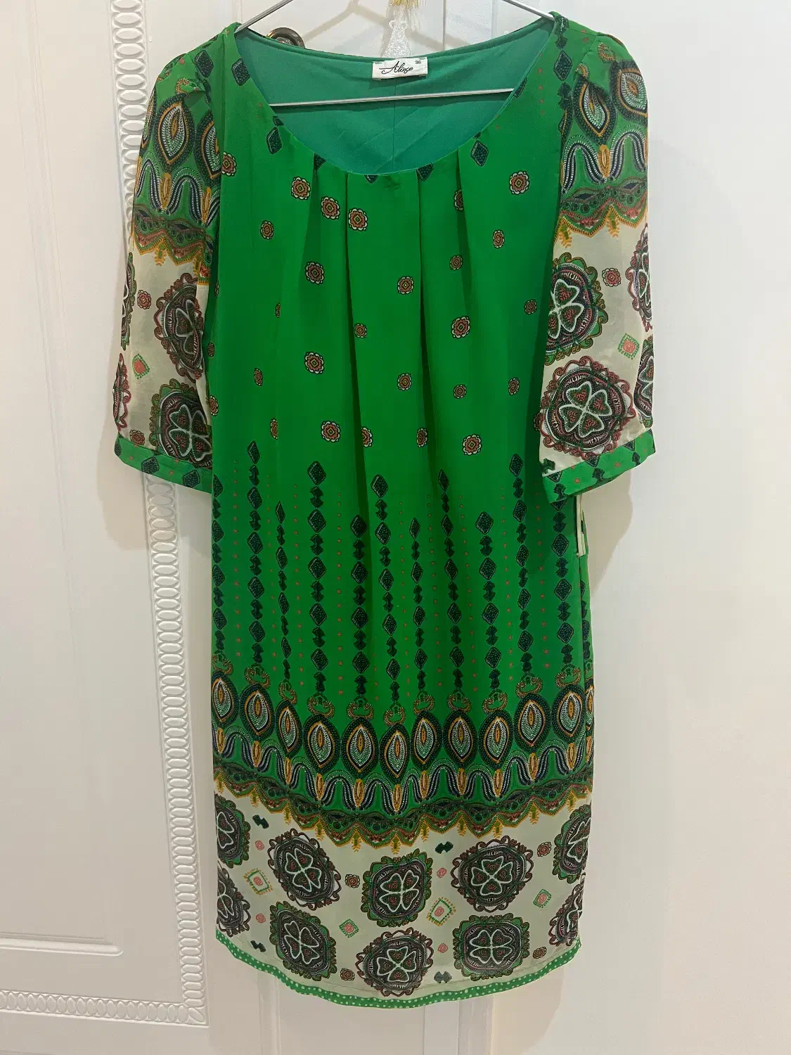 پیراهن|لباس|نیشابور, تختی|دیوار