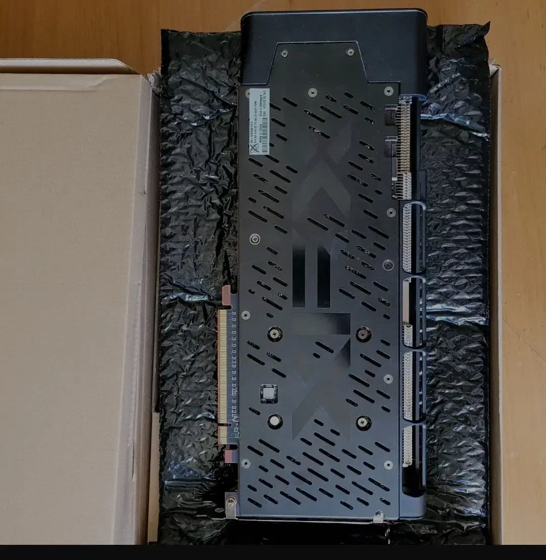 کارت گرافیک rx5700xt|قطعات و لوازم جانبی رایانه|شاهین‌شهر, مخابرات (شهید بهشتی)|دیوار