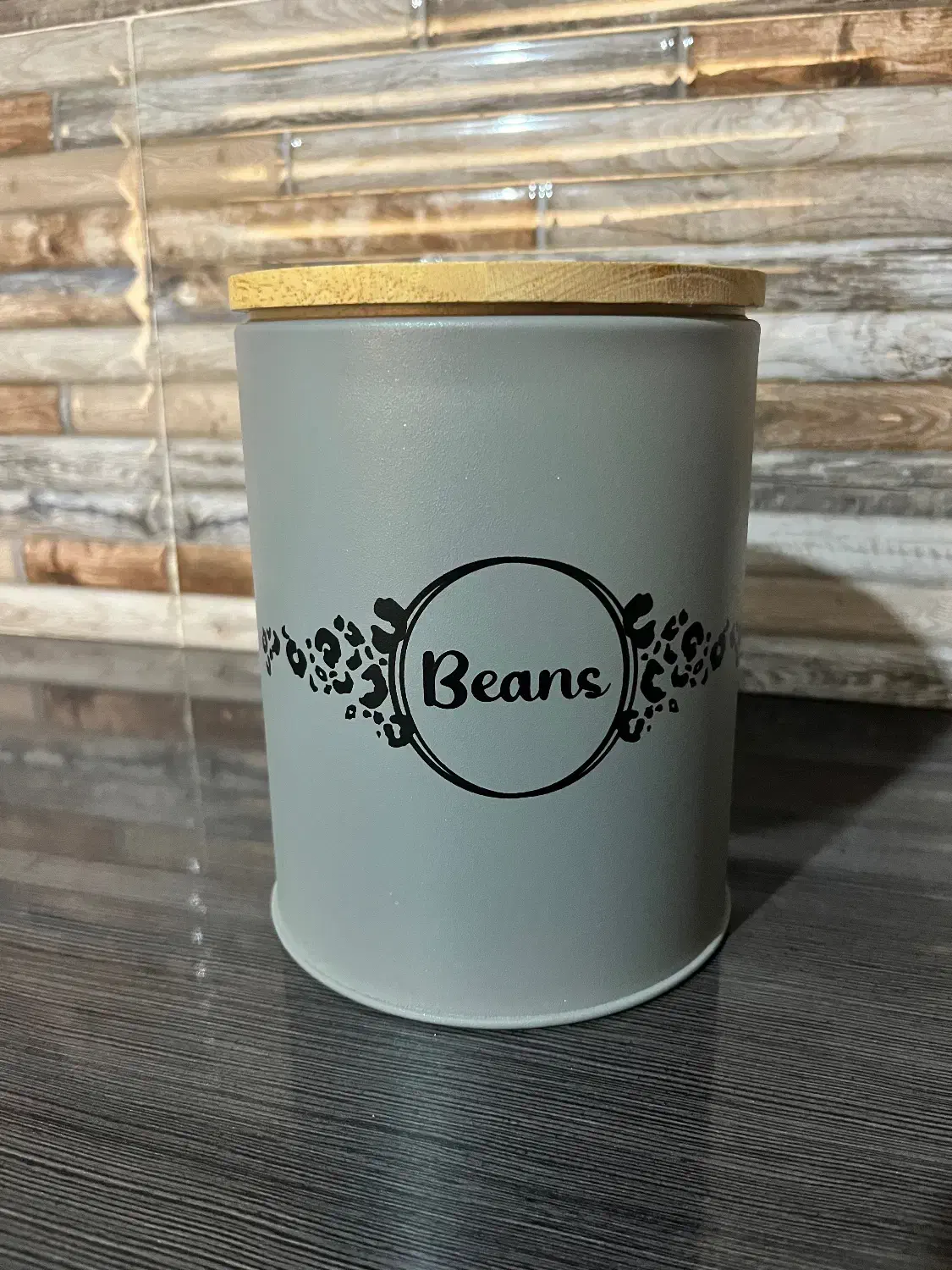 اورانوس|آب‌چکان و نظم‌دهنده ظروف|شیروان (خراسان), |دیوار