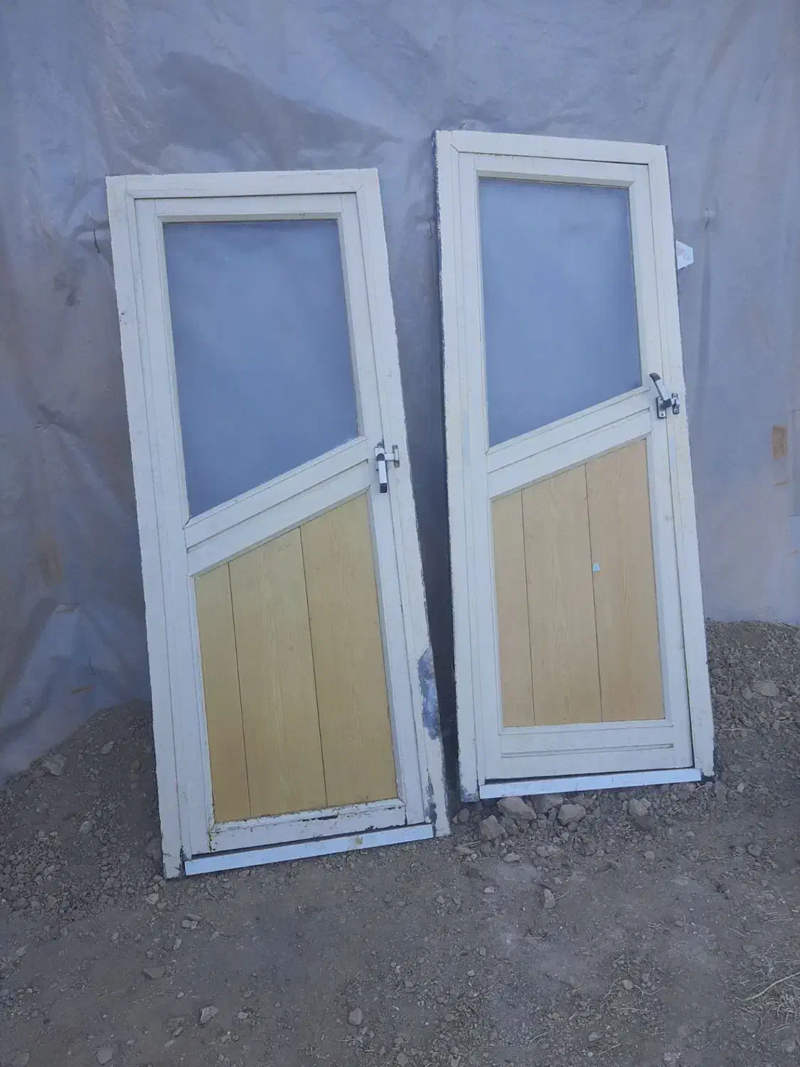 در های المنیوم در حد نو|مصالح و تجهیزات ساختمان|ساوه, |دیوار