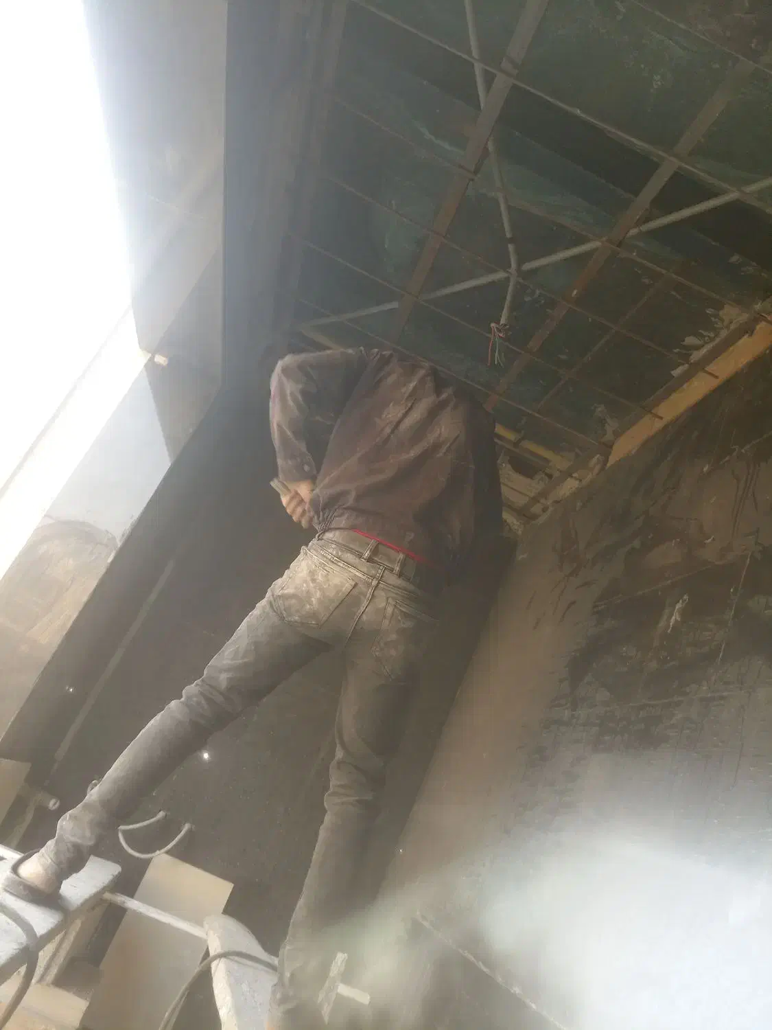 شاگر جوشکار والپست وغیره..|استخدام معماری، عمران و ساختمانی|مشهد, امیریه|دیوار