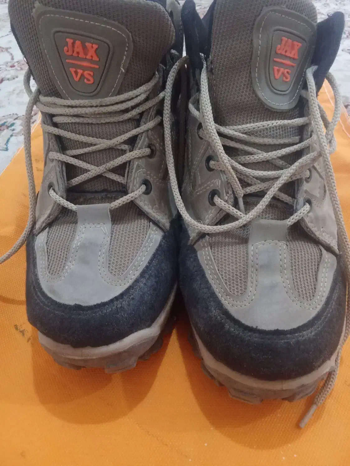 کفش کوهنوردی|کیف، کفش، کمربند|طبس, |دیوار