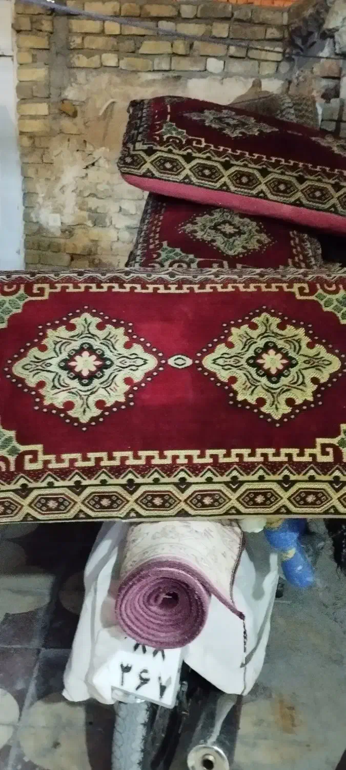 پشتی|پشتی|شیراز, گل سرخ|دیوار