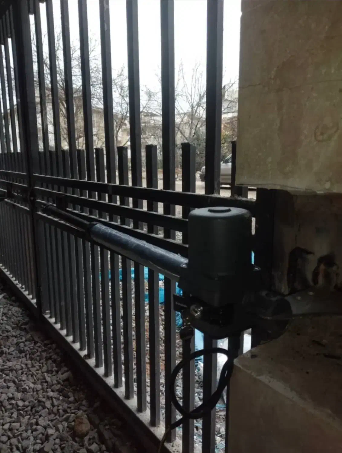 پارتیشن شیشه هوشمند-راهبند-جک پارکینگ-درب اتوماتیک|خدمات پیشه و مهارت|گرگان, |دیوار