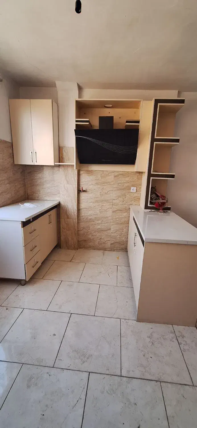 کابینت دست دوم در حد نو هود و سینک و آبچکان|آب‌چکان و نظم‌دهنده ظروف|بهارستان, |دیوار