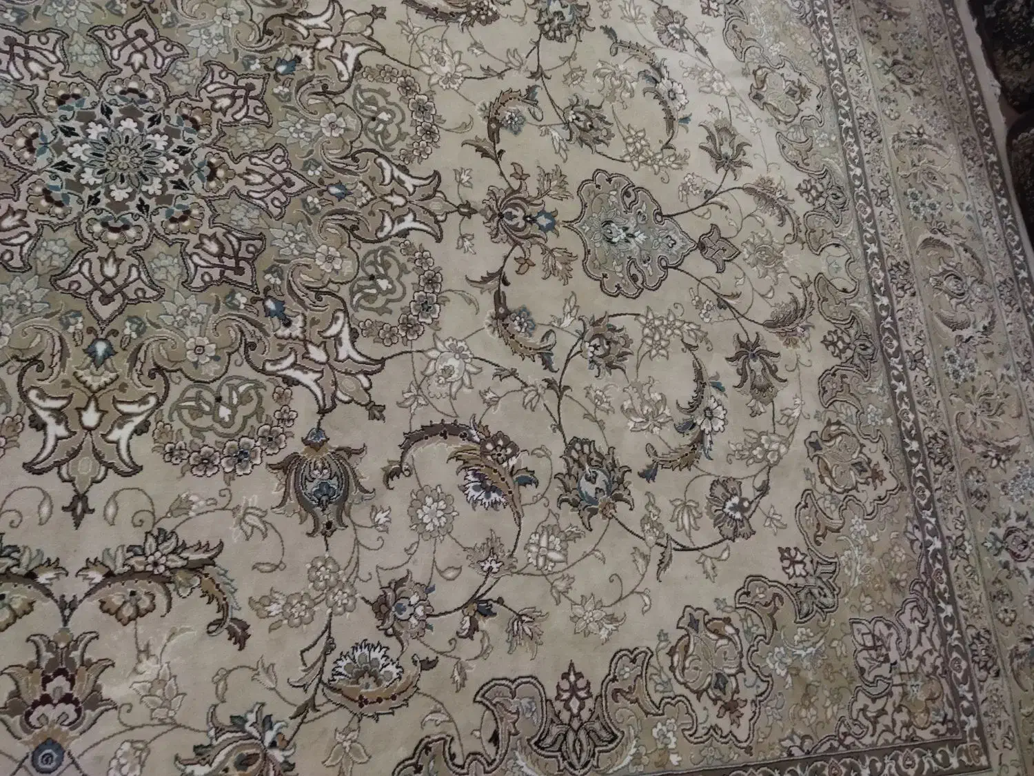 فرش ۱۲ متری لاشه دار در حد نو|فرش|اصفهان, شاه پسند|دیوار