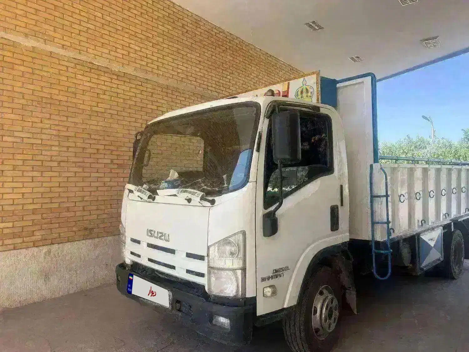 ایسوزو مدل ۹۳ معاوضه با ۸ تن|خودرو سنگین|شیراز, آبیاری|دیوار